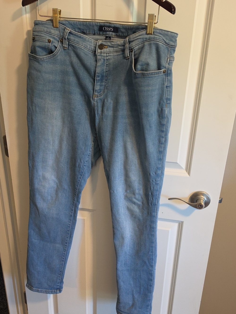 Chaps Men's Light Wash Slim Straight Jeans, 14